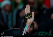مشت‌های گره کرده کرمانی‌ها در حمایت از رهبری