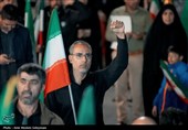 مشت‌های گره کرده کرمانی‌ها در حمایت از رهبری