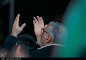 مشت‌های گره کرده کرمانی‌ها در حمایت از رهبری