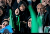 مشت‌های گره کرده کرمانی‌ها در حمایت از رهبری