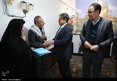تجلیل استاندار از خانواده شهدای جنگ رمضان پارس‌آباد