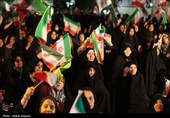 یک میدان، یک نصف‌جهان