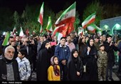 یک میدان، یک نصف‌جهان