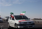 رژه خودرویی کاشانی‌ها به مجتمع احمدی‌روشن/تاکید بر احقاق حق هسته‌ای