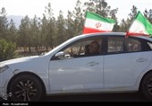 رژه خودرویی کاشانی‌ها به مجتمع احمدی‌روشن/تاکید بر احقاق حق هسته‌ای