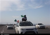 رژه خودرویی کاشانی‌ها به مجتمع احمدی‌روشن/تاکید بر احقاق حق هسته‌ای