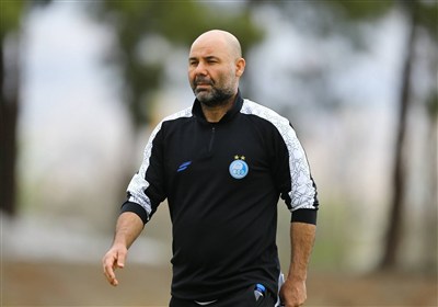 بختیاری‌زاده برنامه تمرینی می‌دهد