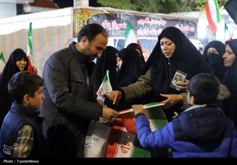 فعالیت مواکب در تجمعات شبانه کرمانشاه