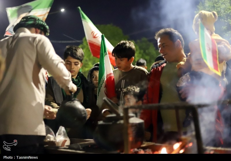 فعالیت مواکب در تجمعات شبانه کرمانشاه
