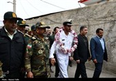 ‌بازگشت فاتح اقیانوس‌ها به زادگاه؛ استقبال حماسی عجب‌شیری‌ها از استوار علی فخری جانباز ناوشکن دنا