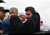 ‌بازگشت فاتح اقیانوس‌ها به زادگاه؛ استقبال حماسی عجب‌شیری‌ها از استوار علی فخری جانباز ناوشکن دنا