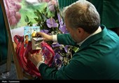 گل‌آرایی ضریح مطهر حرم حضرت معصومه(س)