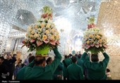 گل‌آرایی ضریح مطهر حرم حضرت معصومه(س)