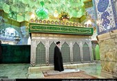 تصاویر حضور شهید امام خامنه‌ای در حرم حضرت معصومه(س)