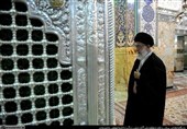 تصاویر حضور شهید امام خامنه‌ای در حرم حضرت معصومه(س)