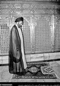 تصاویر حضور شهید امام خامنه‌ای در حرم حضرت معصومه(س)