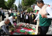 آیین افتتاحیه دهه کرامت در گلستان شهدای اصفهان