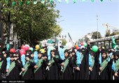 گلباران دخترانه حرم امام رضا(ع) در روز ولادت حضرت معصومه(س)