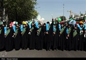 گلباران دخترانه حرم امام رضا(ع) در روز ولادت حضرت معصومه(س)