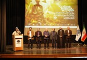 تجلیل از برگزیدگان هنر انقلاب اسلامی لرستان