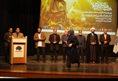 تجلیل از برگزیدگان هنر انقلاب اسلامی لرستان