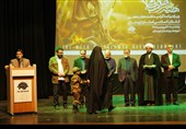 تجلیل از برگزیدگان هنر انقلاب اسلامی لرستان