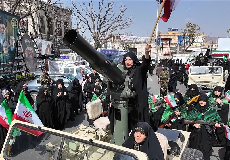 رژه اقتدار بانوان و دختران تبریزی