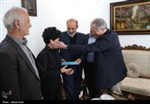 استاندار اردبیل از خانواده دو شهید امنیت در مشگین شهر دلجویی کرد