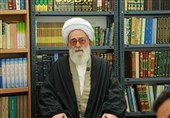 تهدید دشمن نشانه ضعف و درماندگی است
