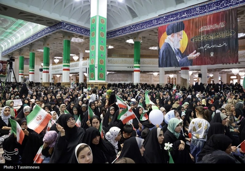 اجتماع بزرگ «دختران ایران» در حرم حضرت معصومه(س)