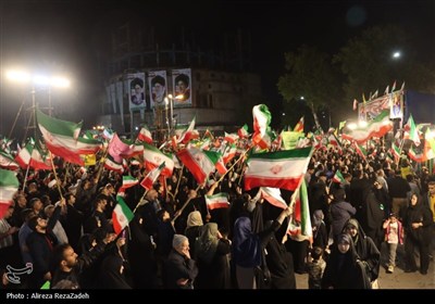 پنجاهمین شب ایستادگی مردم گرگان در میدان انقلاب