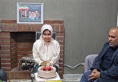 دیدار خدام‌الرضا(ع) با خانواده شهید رضا تاجیکی همزمان با روز دختر