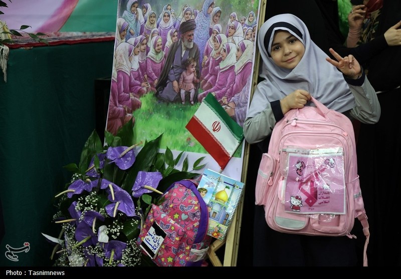 اجرای نماهنگ «دختراتو ببین» در اجتماع دخترانه خرم‌آباد