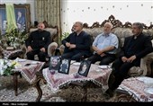 دیدار معاون فرهنگی بنیاد شهید با خانواده‌های شهدای جنگ رمضان البرز