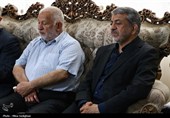 دیدار معاون فرهنگی بنیاد شهید کشور با خانواده‌های شهدای جنگ رمضان البرز