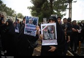 تشرف خانواده شهدای دانش‌آموز میناب به حرم بانوی کرامت