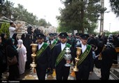 تشرف خانواده شهدای دانش‌آموز میناب به حرم بانوی کرامت