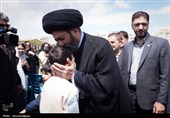 غرس 500 نهال به یاد نونهالان شهید میناب در هنرستان شهید رجایی اردبیل