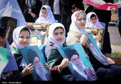 غرس 500 نهال به یاد نونهالان شهید میناب در هنرستان شهید رجایی اردبیل