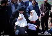 غرس 500 نهال به یاد نونهالان شهید میناب در هنرستان شهید رجایی اردبیل