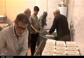 بیجار در قاب همدلی؛ توزیع 2 هزار پرس غذای گرم در اجتماعات مردمی+فیلم