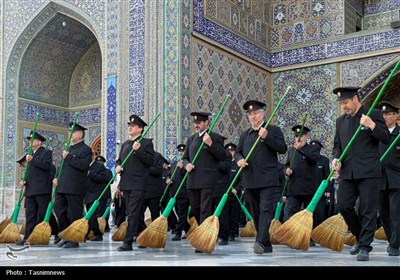 آیین تعویض شیفت خدام حرم مطهر رضوی