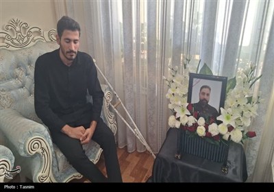 دیدار با خانواده شهید فرید اسدی؛ روایت همرزمی از روزهای حماسه ناو دنا