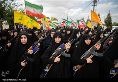 رزمایش بزرگ دختران جان‌فدای ایران در قم
