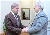 مباحثات بین السفیر الإیرانی ورئیس الوزراء الباکستانی حول جهود السلام