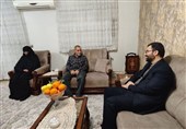 دیدار معاون رئیس‌جمهور در شهریار با خانواده معظم شهدا+تصاویر