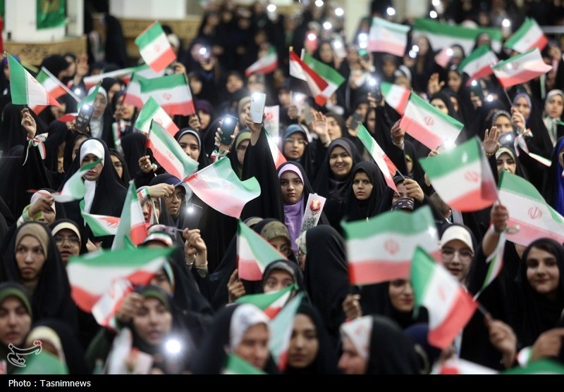 بیعت دختران دانشجو با رهبر انقلاب