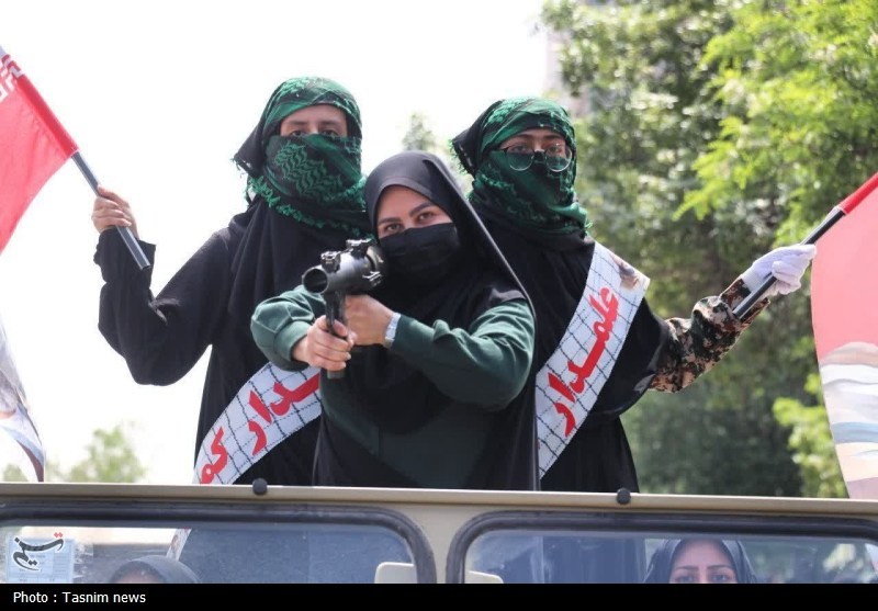 مشهد مقدس , اخبار مشهد , بسیج سازندگی , بسیج دانشجویی , بسیج اساتید , بسیج هنرمندان , خراسان رضوی , رژه , سپاه پاسداران انقلاب اسلامی , جنگ آمریکا و رژیم صهیونیستی علیه ایران , زنان , 