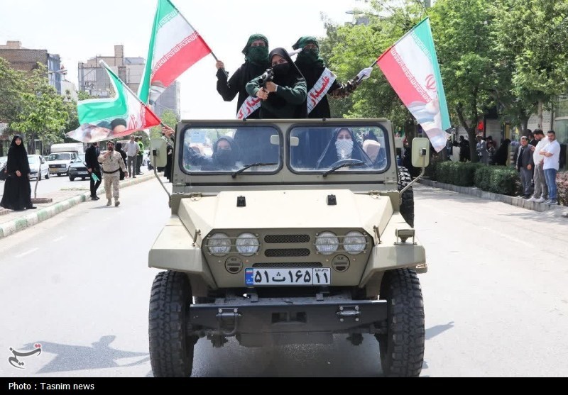 مشهد مقدس , اخبار مشهد , بسیج سازندگی , بسیج دانشجویی , بسیج اساتید , بسیج هنرمندان , خراسان رضوی , رژه , سپاه پاسداران انقلاب اسلامی , جنگ آمریکا و رژیم صهیونیستی علیه ایران , زنان , 