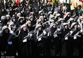 اجتماع الفتیات الایرانیات فی اصفهان ضمن حملة " فداء لایران"